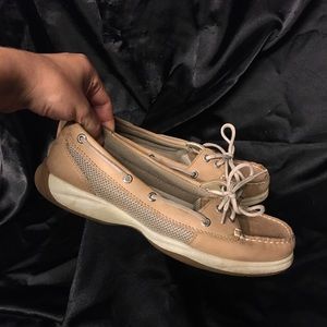TAN SPERRYS ✨🌛